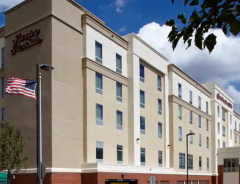 Hotel Hampton Inn & Suites Pittsburgh Airport South–Settlers Ridge image