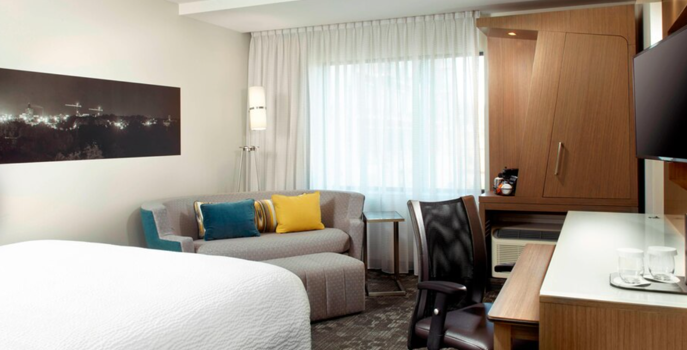 Courtyard By Marriott Akron Downtown, Akron Book Day Rooms HotelsByDay