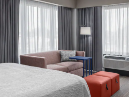 Hotel Hampton Inn Boston Woburn image