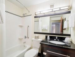 Hotel Fairfield Inn & Suites Cleveland Beachwood image
