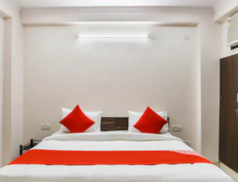 Hotel OYO 45652 Grand Oyster Homestay image