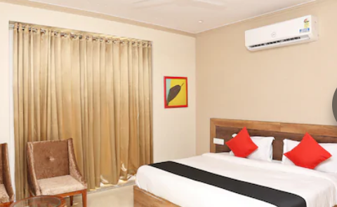 Hotel OYO 45652 Grand Oyster Homestay image