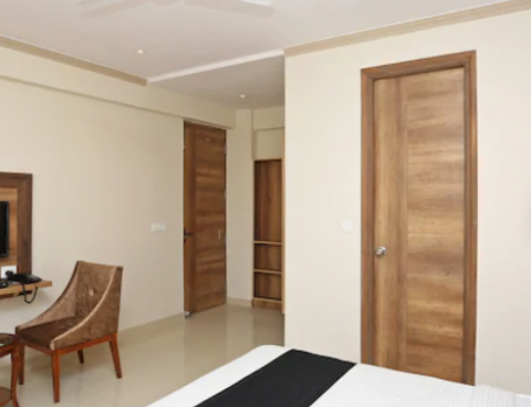 Hotel OYO 45652 Grand Oyster Homestay image