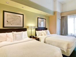 Hotel SpringHill Suites By Marriott Fresno image