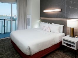 Hotel Springhill Suites Clearwater Beach image