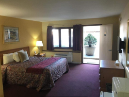 Hotel Midway Inn & Suites image