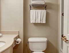 Hotel Holiday Inn Express And Suites Guelph image