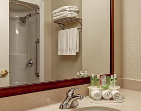 Holiday Inn Express And Suites Guelph, Guelph