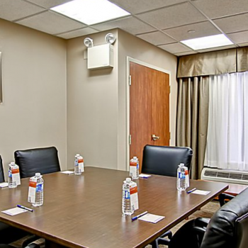 Hotel Holiday Inn Express And Suites Guelph image