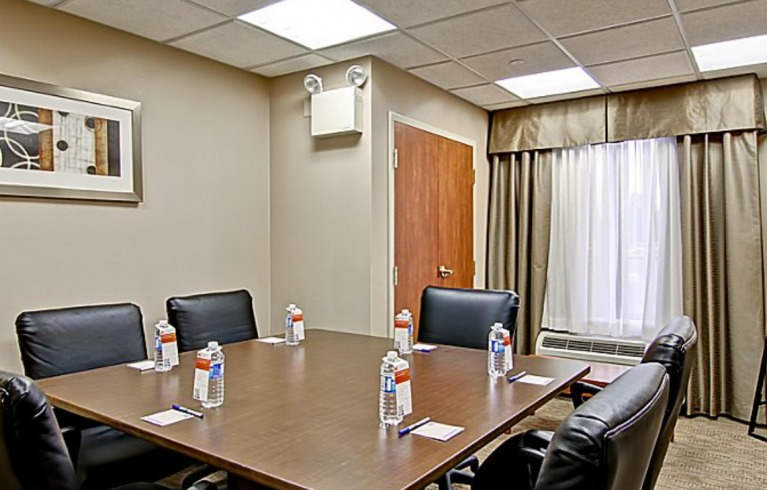 Holiday Inn Express And Suites Guelph, Guelph