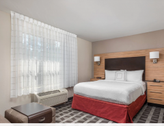 Hotel TownePlace Suites Charlotte Arrowood image