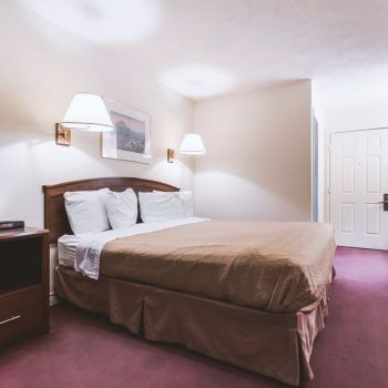 Hotel Sky-Palace Inn & Suites Mccook image