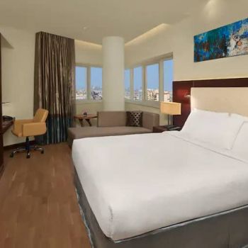 Hotel DoubleTree By Hilton Hotel And Residences Dubai Al Barsha image