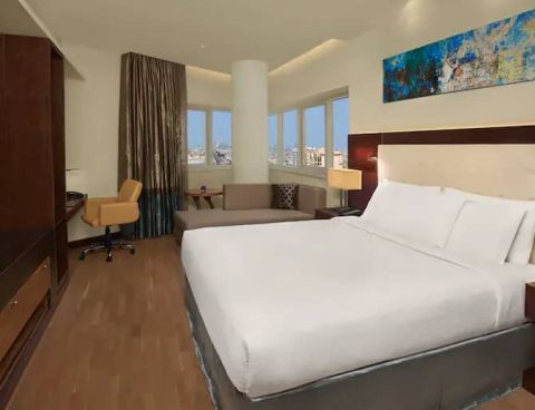 Hotel DoubleTree By Hilton Hotel And Residences Dubai Al Barsha image