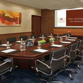 Hotel DoubleTree By Hilton Hotel And Residences Dubai Al Barsha image