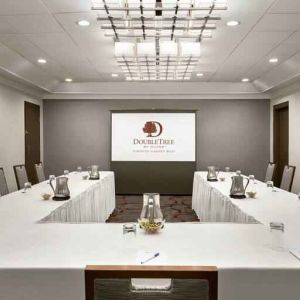 Comfortable meeting room perfect for privacy and small groups at the Double Tree Toronto Airport West.