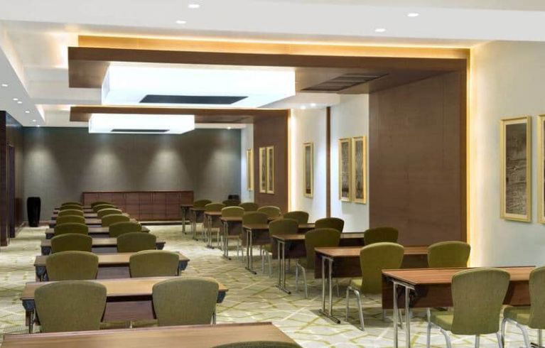 Hilton Garden Inn Dubai Al Muraqabat, Dubai