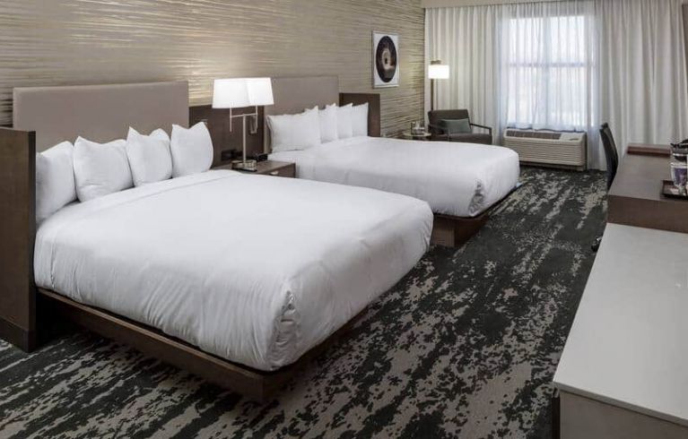 DoubleTree By Hilton Boston Logan Airport Chelsea, BOS Logan Airport