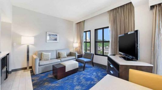 Embassy Suites By Hilton Alexandria Old Town, Alexandria
