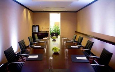 Meeting room perfect for every business appointment at the Embassy Suites by Hilton Alexandria-Old Town