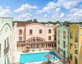 Beautiful outdoor patio with pool at the Hampton Inn & Suites Amelia Island-Historic Harbor Front.