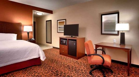 Hampton Inn Omaha/West Dodge Road (Old Mill), Omaha