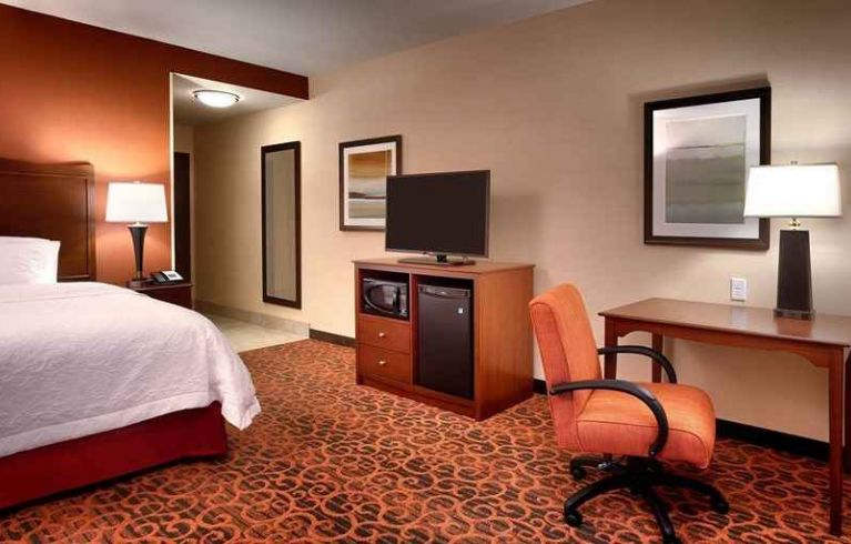 Hampton Inn Omaha/West Dodge Road (Old Mill), Omaha