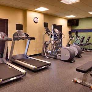 Equipped fitness center at Hampton Inn Omaha/West-Dodge Road (Old Mill).
