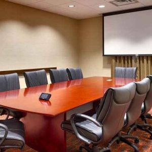 Professional meeting room at Hampton Inn Omaha/West-Dodge Road (Old Mill).