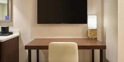 Dayrooms equipped with work desk for all your work needs at Embassy Suites by Hilton Oahu Kapolei.