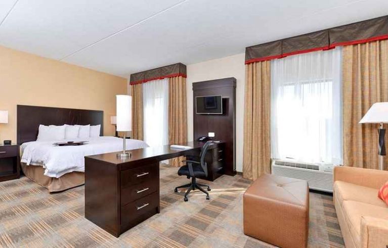 Hampton Inn & Suites California University-Pittsburgh, Coal Center
