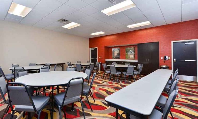 well-equipped meeting and conference room at Hampton Inn & Suites California University-Pittsburgh.