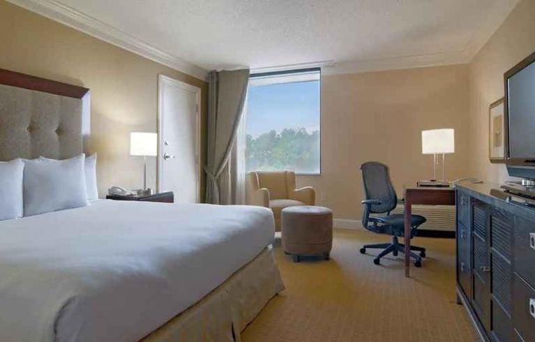 Hilton Raleigh North Hills, Raleigh