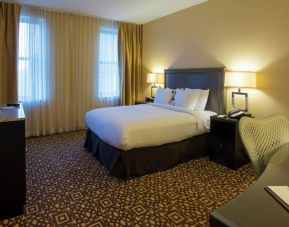 DoubleTree Suites By Hilton Detroit Downtown - Fort Shelby, Detroit