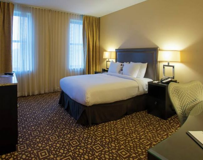 DoubleTree Suites By Hilton Detroit Downtown Fort Shelby Detroit