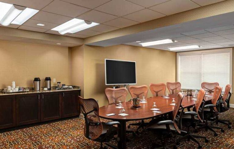 DoubleTree Suites By Hilton Detroit Downtown - Fort Shelby, Detroit