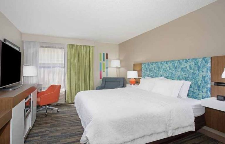 Hampton Inn & Suites Kansas City-Merriam, Merriam