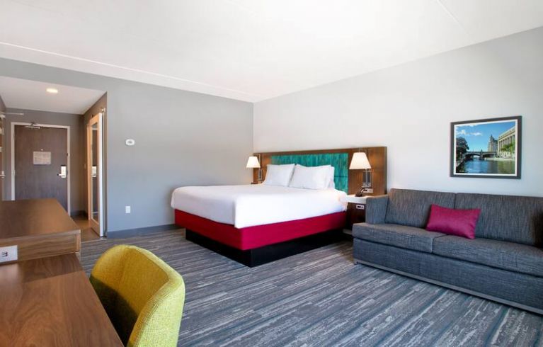 Hampton Inn & Suites Ottawa West, Nepean