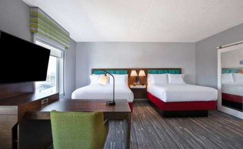 Hotel Hampton Inn & Suites Ottawa West image