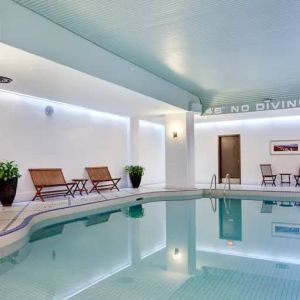 Indoor pool at the Hilton Saint John.