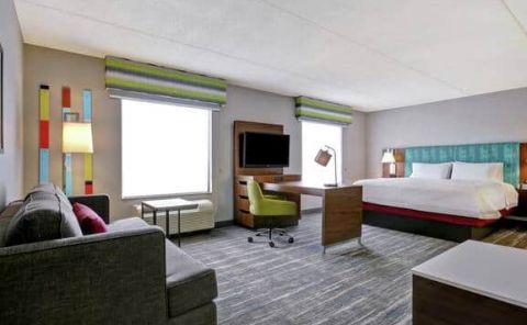 Hotel Hampton Inn & Suites By Hilton Guelph image