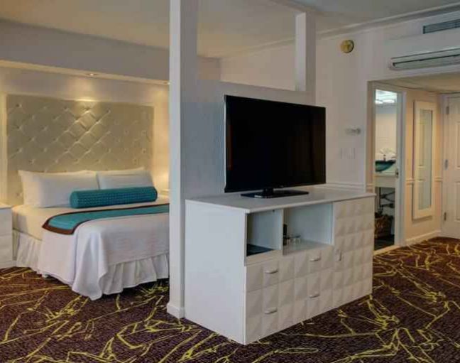 The Roslyn, Tapestry Collection By Hilton