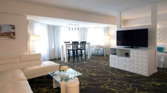 The Roslyn, Tapestry Collection By Hilton, Roslyn
