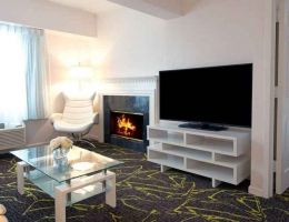 The Roslyn, Tapestry Collection By Hilton, Roslyn