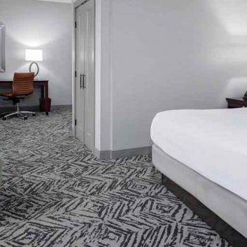 Hotel DoubleTree By Hilton Omaha-Downtown image