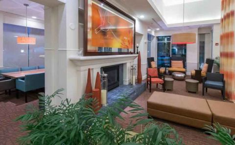 Hotel Hilton Garden Inn Tallahassee Central image
