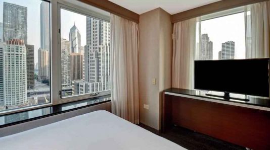 Embassy Suites By Hilton Chicago Magnificent Mile, Chicago