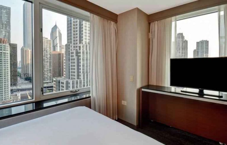 Embassy Suites By Hilton Chicago Magnificent Mile, Chicago