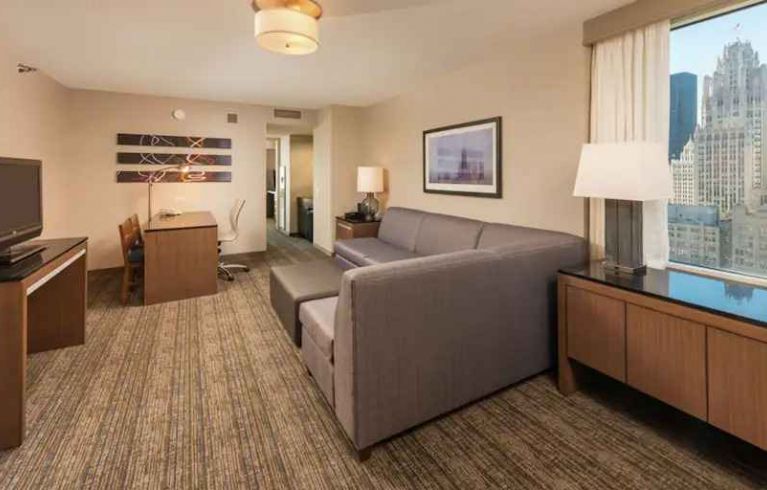 Embassy Suites By Hilton Chicago Magnificent Mile, Chicago