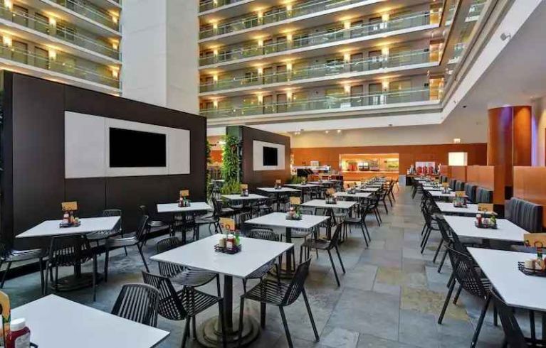 Embassy Suites By Hilton Chicago Magnificent Mile, Chicago